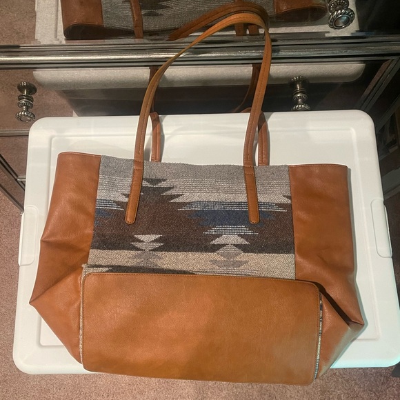 Aztec Print and pleather tote - Picture 3 of 5